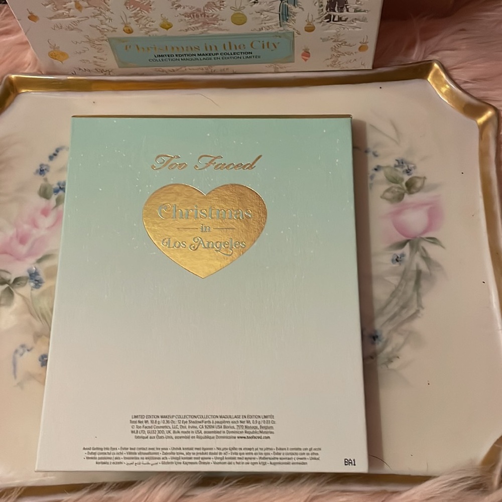 Too Faced Christmas 🎄 In The City Limited Edition Makeup 💄 Collection.NIB.FIRM - Picture 10 of 16